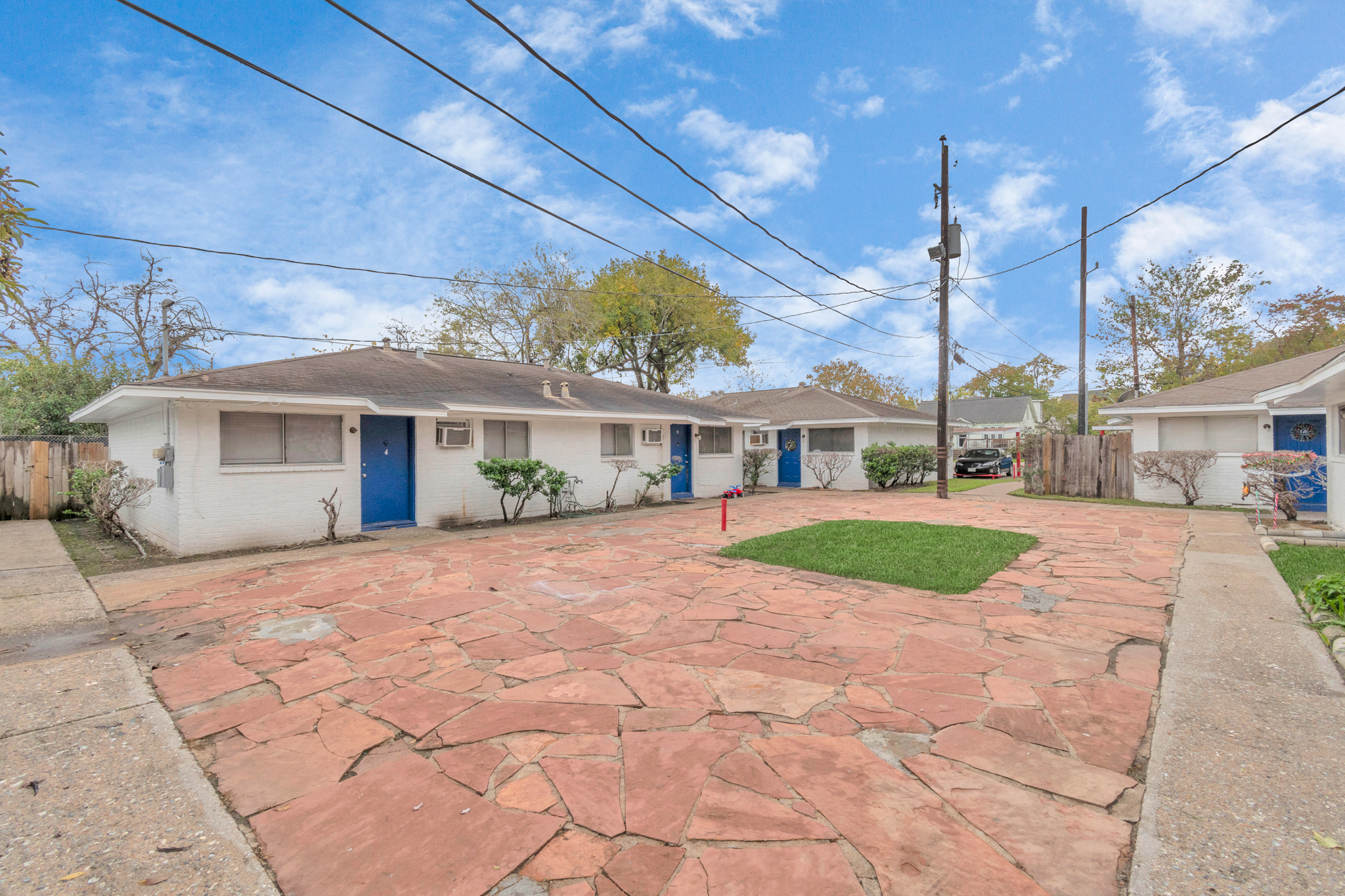 Charming Harvard Duplex with Blue Doors in Quiet Neighborhood