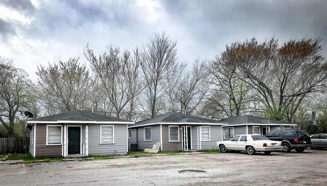 2718-violet-st-unit-a-pasadena-tx-building-photo (8)