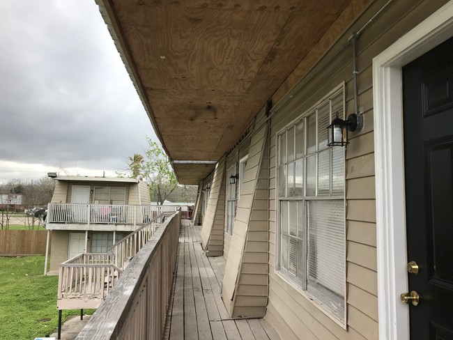 2718-violet-st-unit-a-pasadena-tx-building-photo (9)